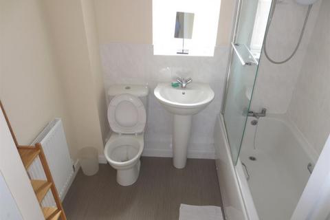 2 bedroom flat to rent, Sanderson Villas, St. James' Village , Gateshead, NE8 3DD