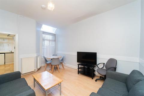 4 bedroom terraced house for sale, Kingswood Road, Ladybarn