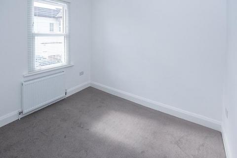 2 bedroom cottage to rent, Crown Street, Brentwood