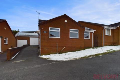 3 bedroom detached bungalow to rent, Pinfold Gardens, Forest Town, NG19