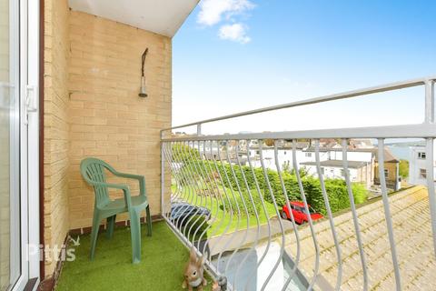 2 bedroom apartment to rent, East Mount Road Shanklin PO37