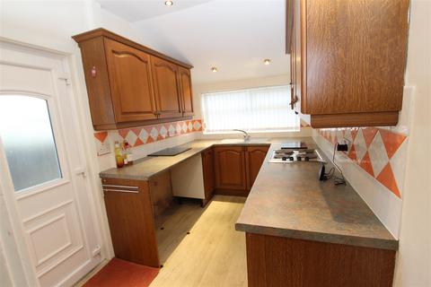 2 bedroom terraced house to rent, Markland Hill Lane, Bolton BL1