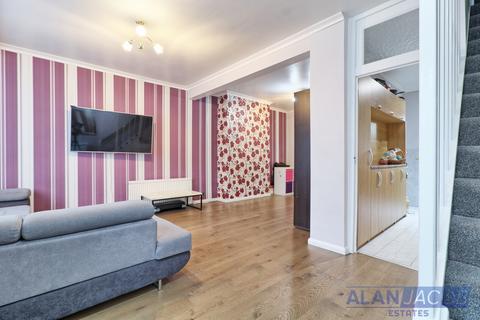 3 bedroom terraced house for sale, Crow Lane, Romford RM7