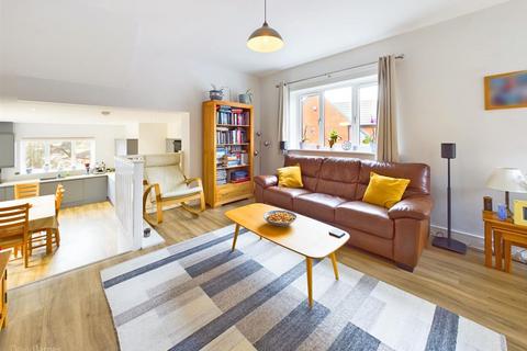 61 Beeston Close, Bestwood Village, Nottingham, NG6 8XG