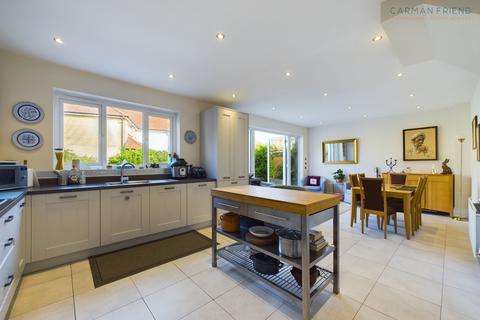 4 bedroom detached house for sale, Normandy Crescent, Saighton, CH3