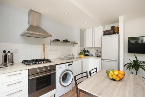 1 bedroom flat for sale, Cazenove Road, London