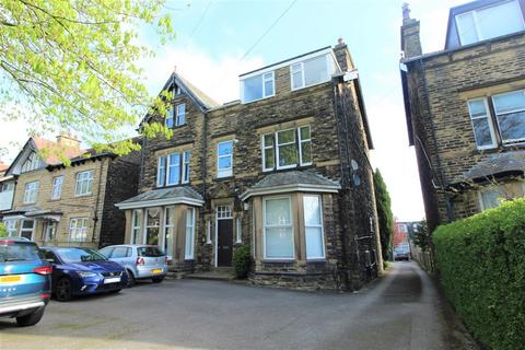 2 bedroom apartment to rent, Apt 3, 30, Street Lane, Leeds