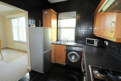 2 bedroom apartment to rent, Apt 3, 30, Street Lane, Leeds