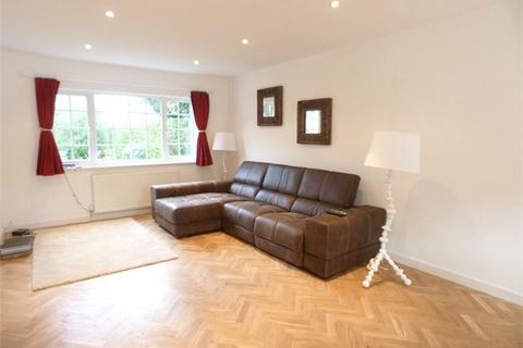 3 bedroom end of terrace house to rent, Angas Court, WEYBRIDGE, KT13