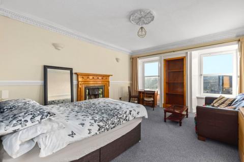 2 bedroom flat to rent, Clerk Street, Newington, Edinburgh, EH8