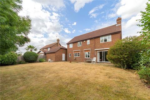 5 bedroom detached house to rent, Tithe Barn Close, St. Albans, Hertfordshire, AL1