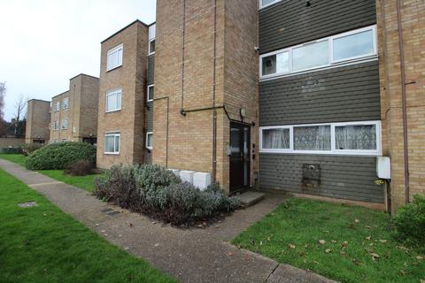 2 bedroom flat to rent, Hillcrest, Baldock, SG7