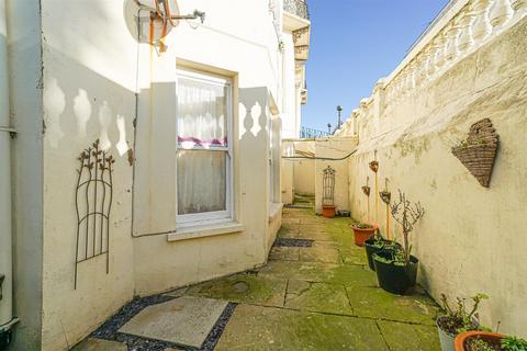 2 bedroom flat for sale, Warrior Square, St. Leonards-On-Sea