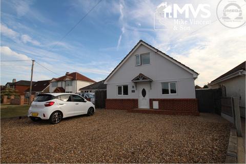 4 bedroom chalet for sale, Clacton Road, Weeley Heath, Clacton-on-Sea