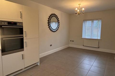 4 bedroom detached house to rent, Copeland Avenue, Wellesbourne