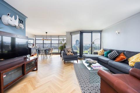 2 bedroom penthouse for sale, Burrells Wharf Square, London, E14 3TB