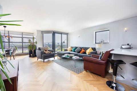 2 bedroom penthouse for sale, Burrells Wharf Square, London, E14 3TB