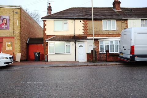 3 bedroom townhouse to rent, Barkby Road, Leicester LE4