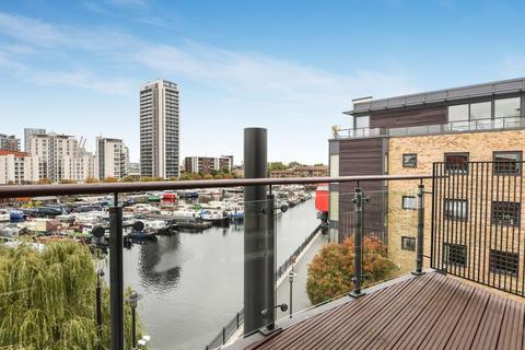 329 Boardwalk Place, London, E14 5SH
