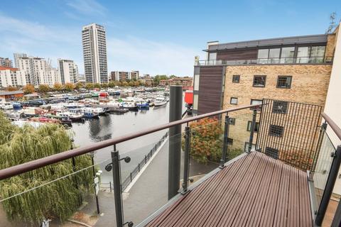 329 Boardwalk Place, London, E14 5SH