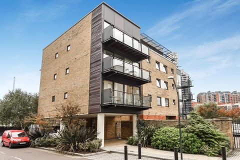 329 Boardwalk Place, London, E14 5SH