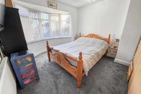 3 bedroom semi-detached house for sale, Gipton Wood Grove, Leeds