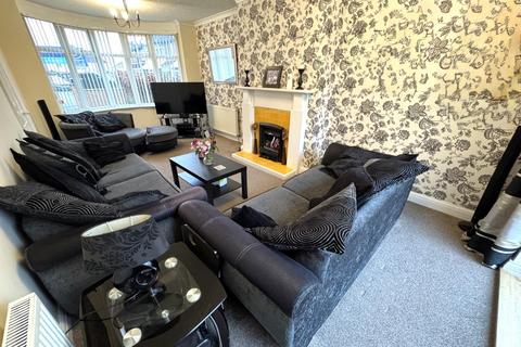 3 bedroom semi-detached house for sale, Gipton Wood Grove, Leeds