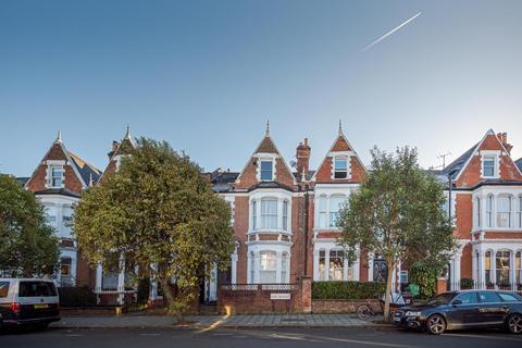 Elms Crescent, London SW4