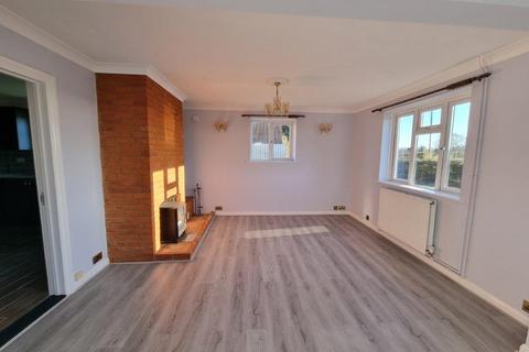 2 bedroom detached house to rent, Wenham Road, Copdock, IP8