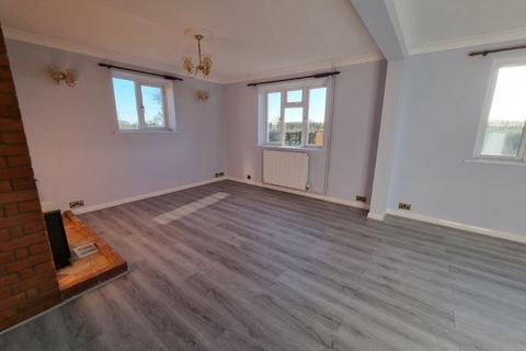 2 bedroom detached house to rent, Wenham Road, Copdock, IP8