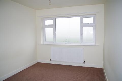 2 bedroom flat to rent, Shay Court, Heaton, BRADFORD