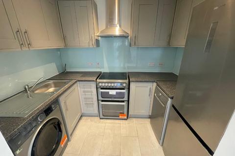 2 bedroom flat to rent, Langstone Way, Mill Hill, NW7