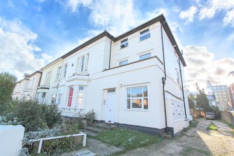 1 bedroom flat for sale, Belmont Road, Wallington SM6