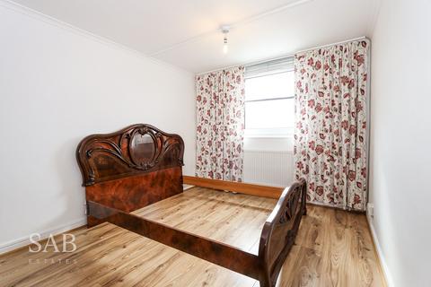 2 bedroom flat to rent, Glebelands Road, Feltham, TW14