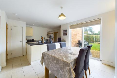 4 bedroom semi-detached house for sale, Kendal Road, Longlevens, Gloucester