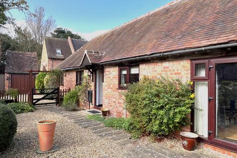 2 bedroom detached bungalow to rent, Sherbourne Court, Vicarage Lane, Sherbourne