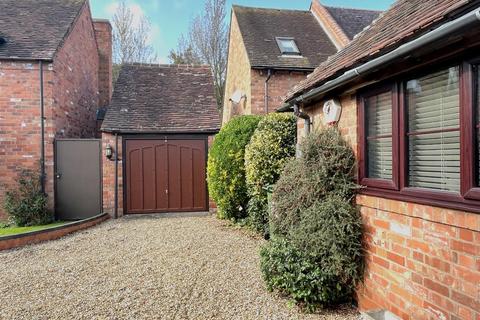 2 bedroom detached bungalow to rent, Sherbourne Court, Vicarage Lane, Sherbourne