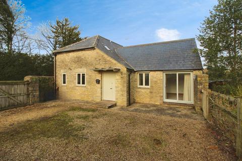 2 bedroom cottage to rent, High Road, Swindon SN6