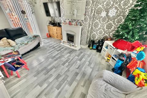 12 Glen Road, Upper Gornal, Dudley, DY3 1TX