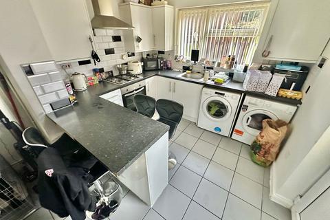 12 Glen Road, Upper Gornal, Dudley, DY3 1TX