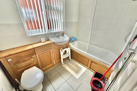 12 Glen Road, Upper Gornal, Dudley, DY3 1TX