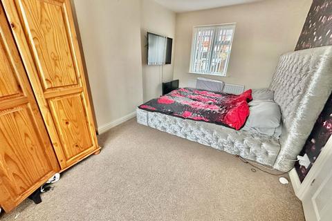 12 Glen Road, Upper Gornal, Dudley, DY3 1TX