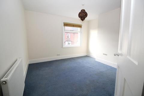 2 bedroom house to rent, Hazelwick Road, Crawley, West Sussex. RH10 1NA