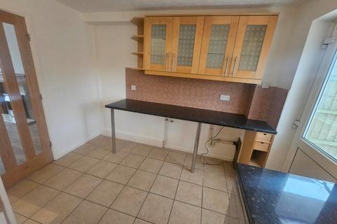 2 bedroom terraced house to rent, Thurlestone Drive, Nottingham, Nottinghamshire, NG3