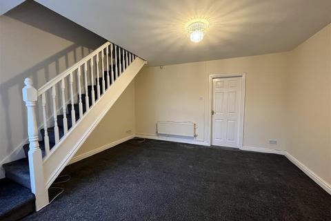 3 bedroom mews to rent, Forest Close, Cheshire SK16