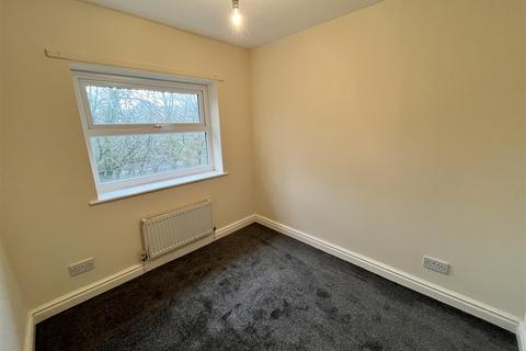 3 bedroom mews to rent, Forest Close, Cheshire SK16