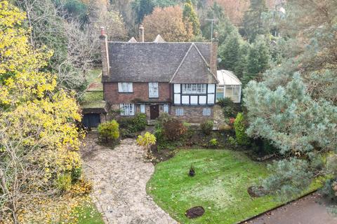 4 bedroom detached house for sale, Broad High Way, Cobham, Surrey, KT11