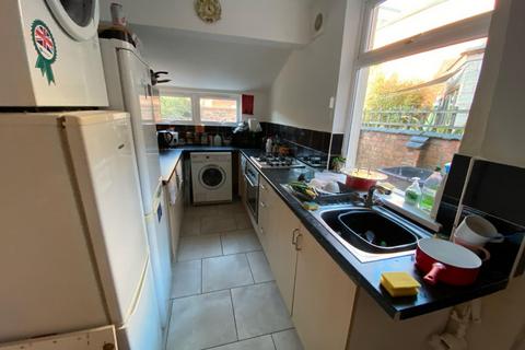 4 bedroom house to rent, Avenue Road Extension, Leicester