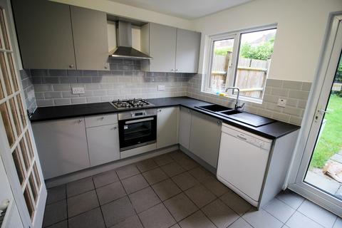 2 bedroom terraced house to rent, Rufford Close, Harrow, HA3