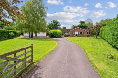 4 bedroom detached bungalow for sale, Brook End, Aylesbury HP22